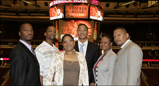 Derrick rose outlet family